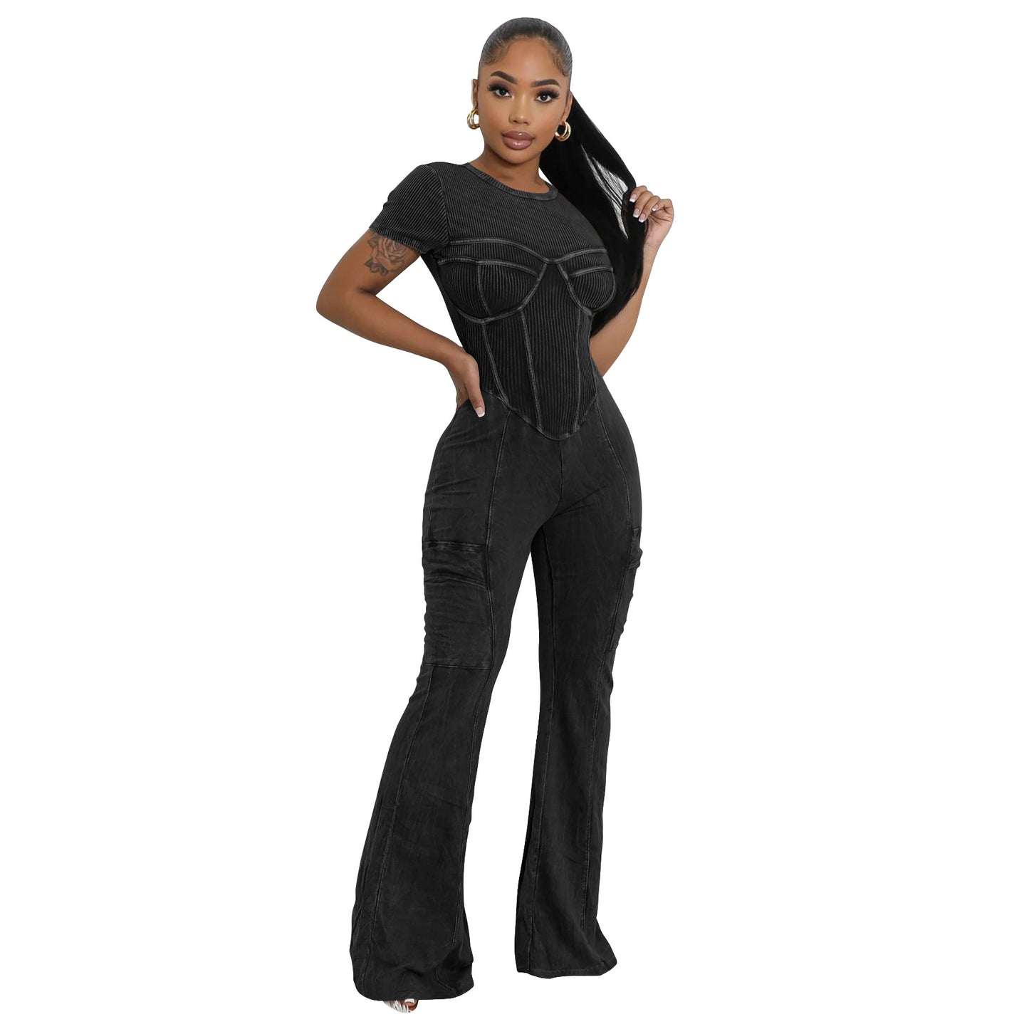 Dame figurtilpasset Jumpsuit med innovative detaljer og skræddersyet design Stilla