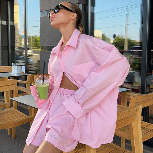 Dame afslappet oversized skjorte med praktiske lommer og moderne detaljer Stilla