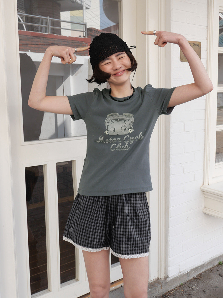 Dame afslappet kort pyjamas lavet af åndbart bomuldsblanding med spids Stilla