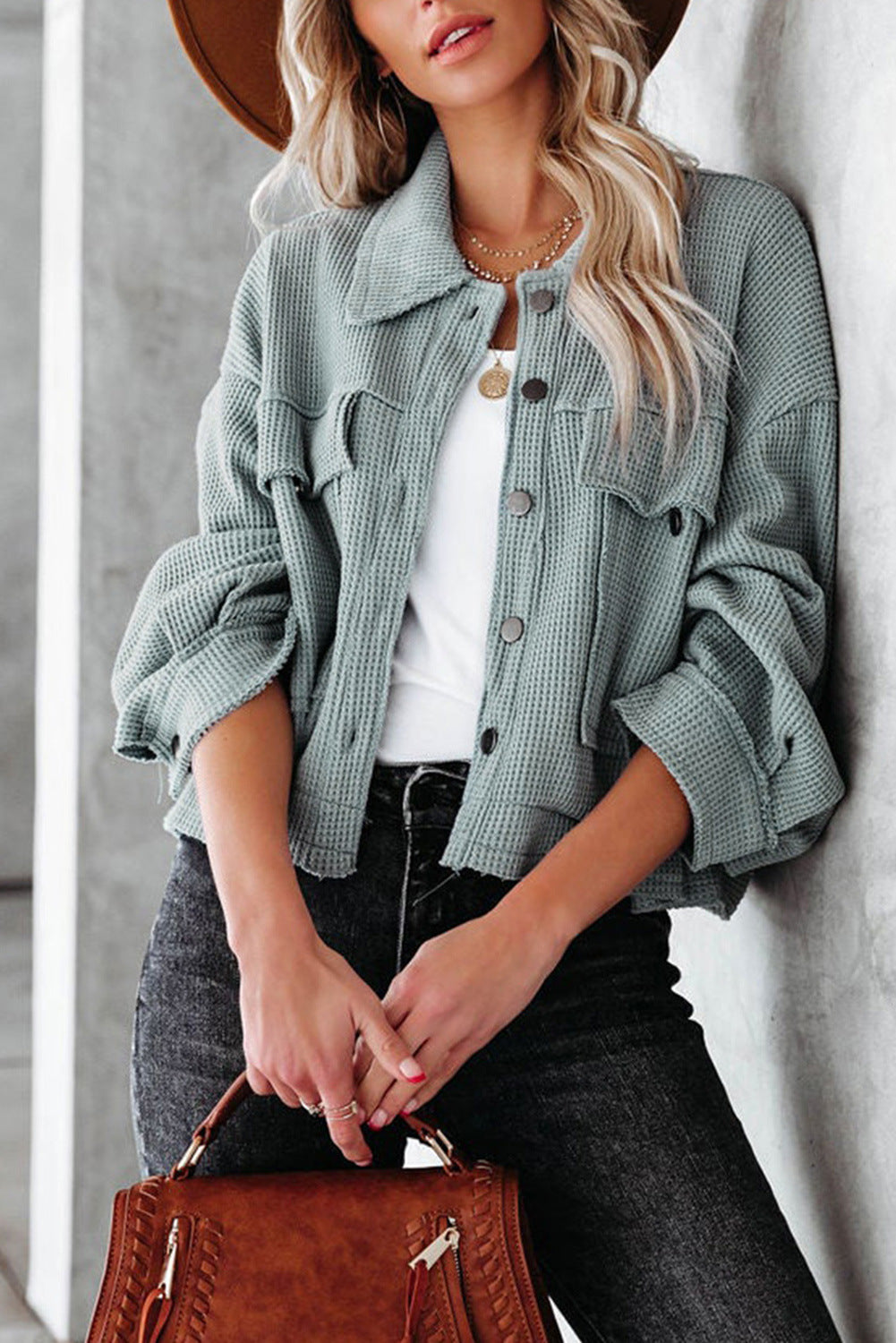 Dame afslappet bomuldsjakke i cropped stil med påsyede lommer Stilla