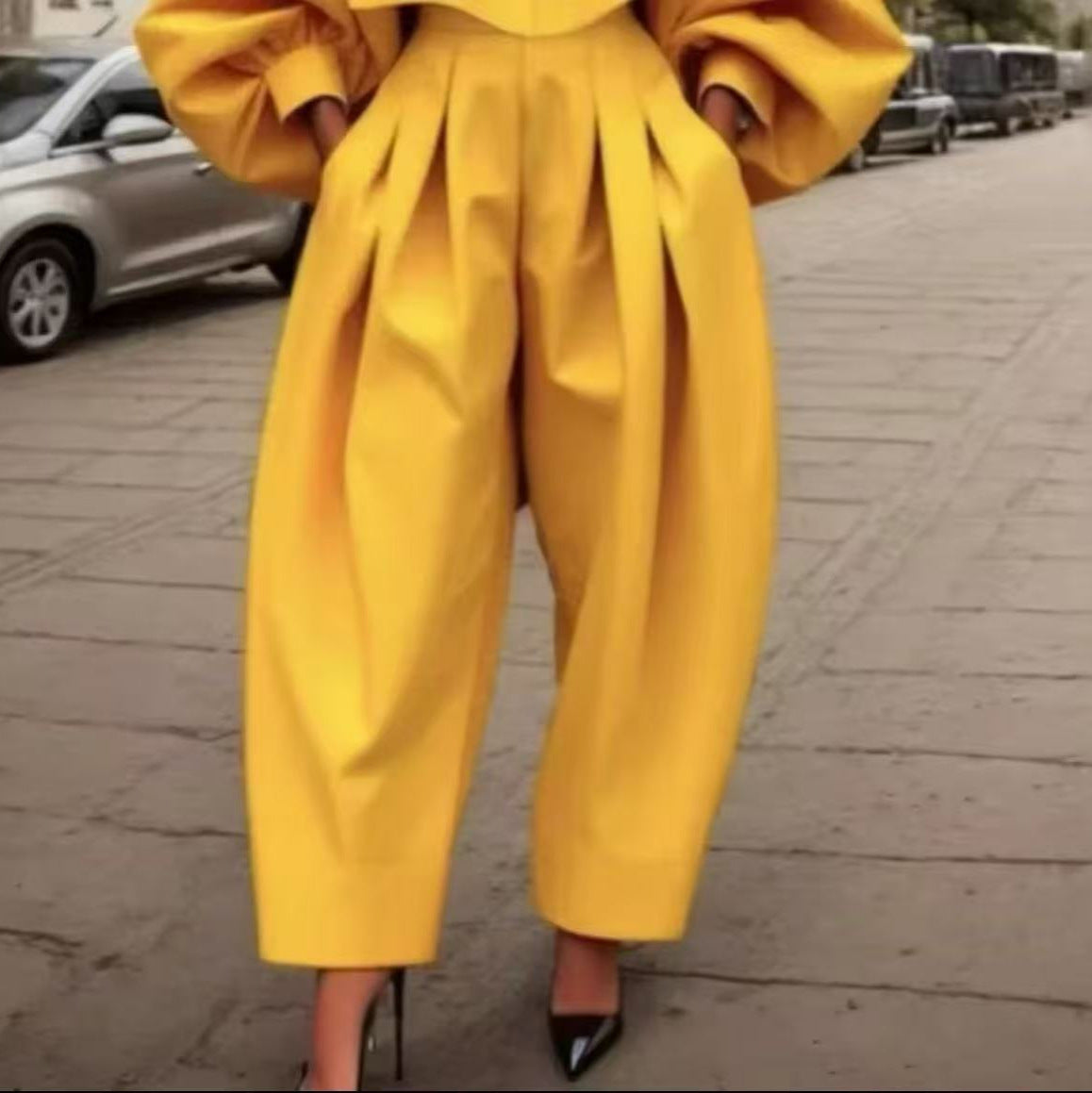 Dame Mode Jumpsuit med skulderpuder og plissé-design Stilla