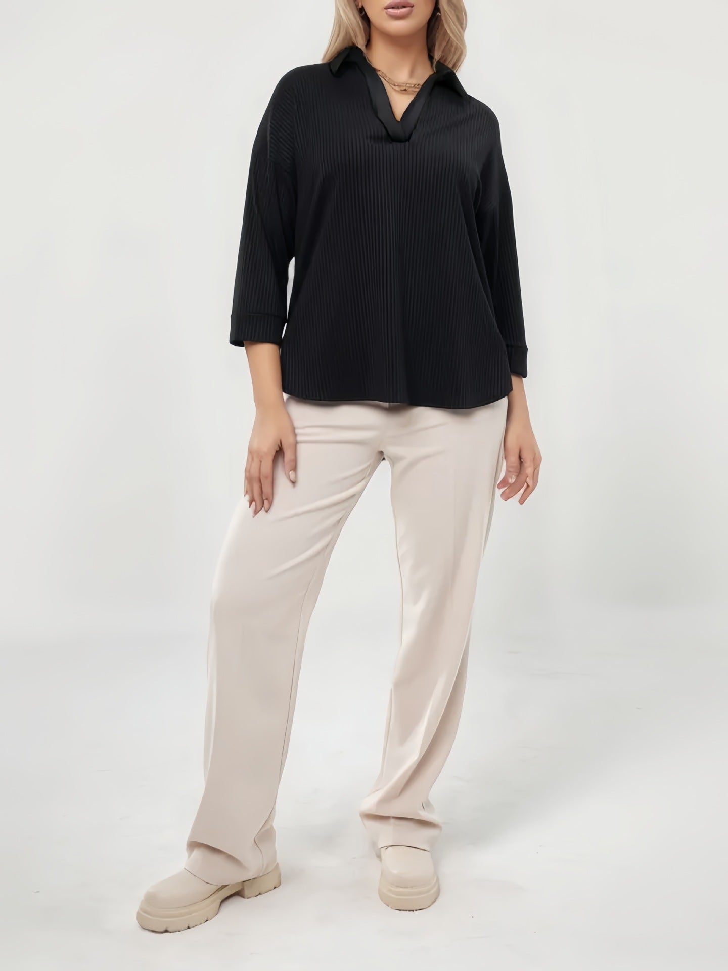 Dame Elegant Bluse med flot Krave og fine Ribbestruktur Detaljer Stilla