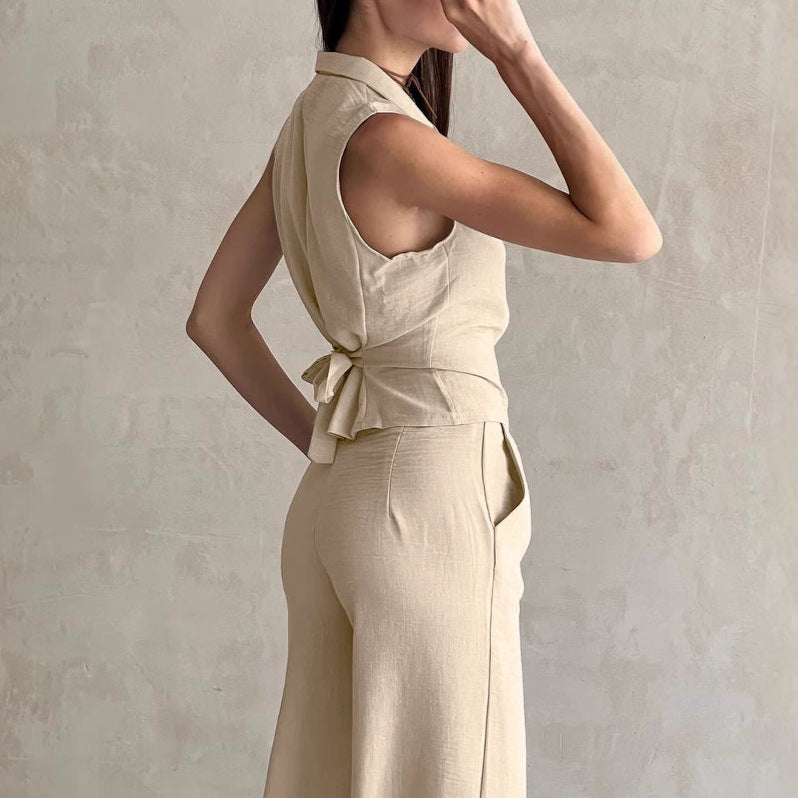 Dame raffineret jumpsuit med figursyet snit og elegant V-udskæring Stilla