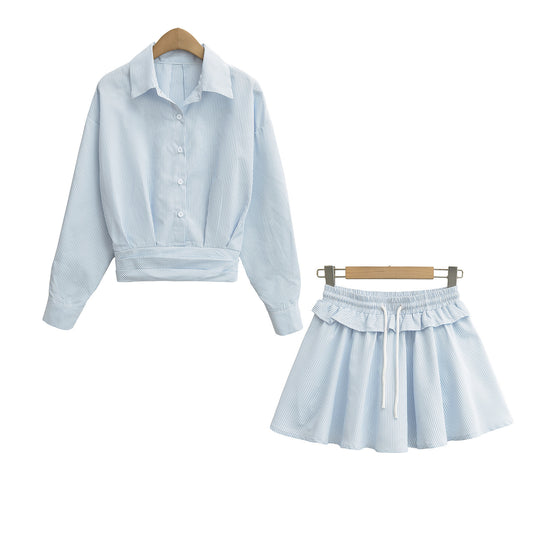 Dame Cropped Skjortejakke med fine vertikale striber og elegante knapdetaljer Stilla