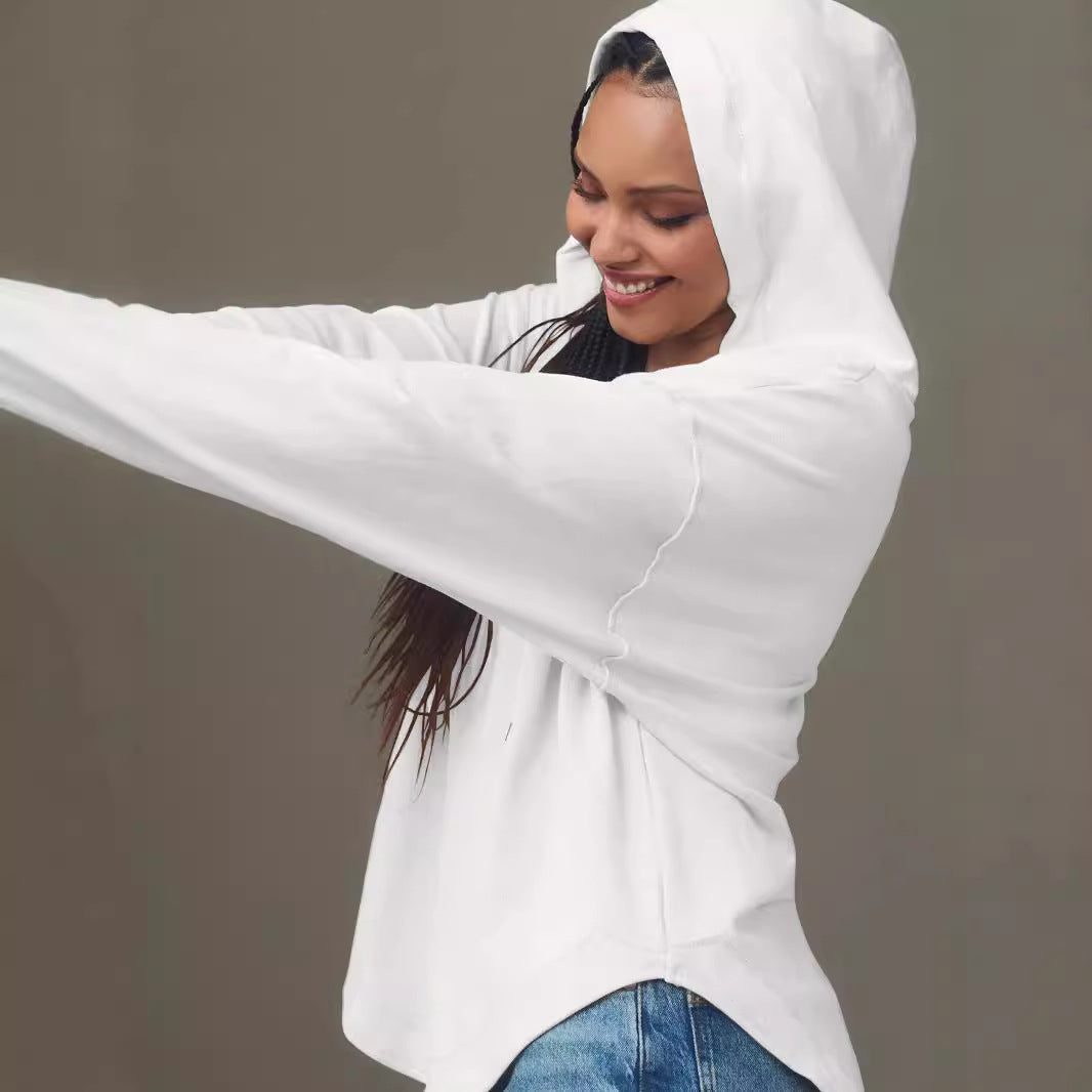 Dame afslappet hoodie med dyb V-udskæring og kontrasterende syninger Stilla