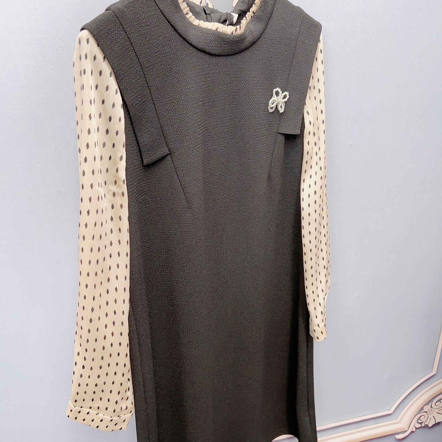 Dame Elegant figursyet kjole med flæsekanter og prikkede ærmer Stilla