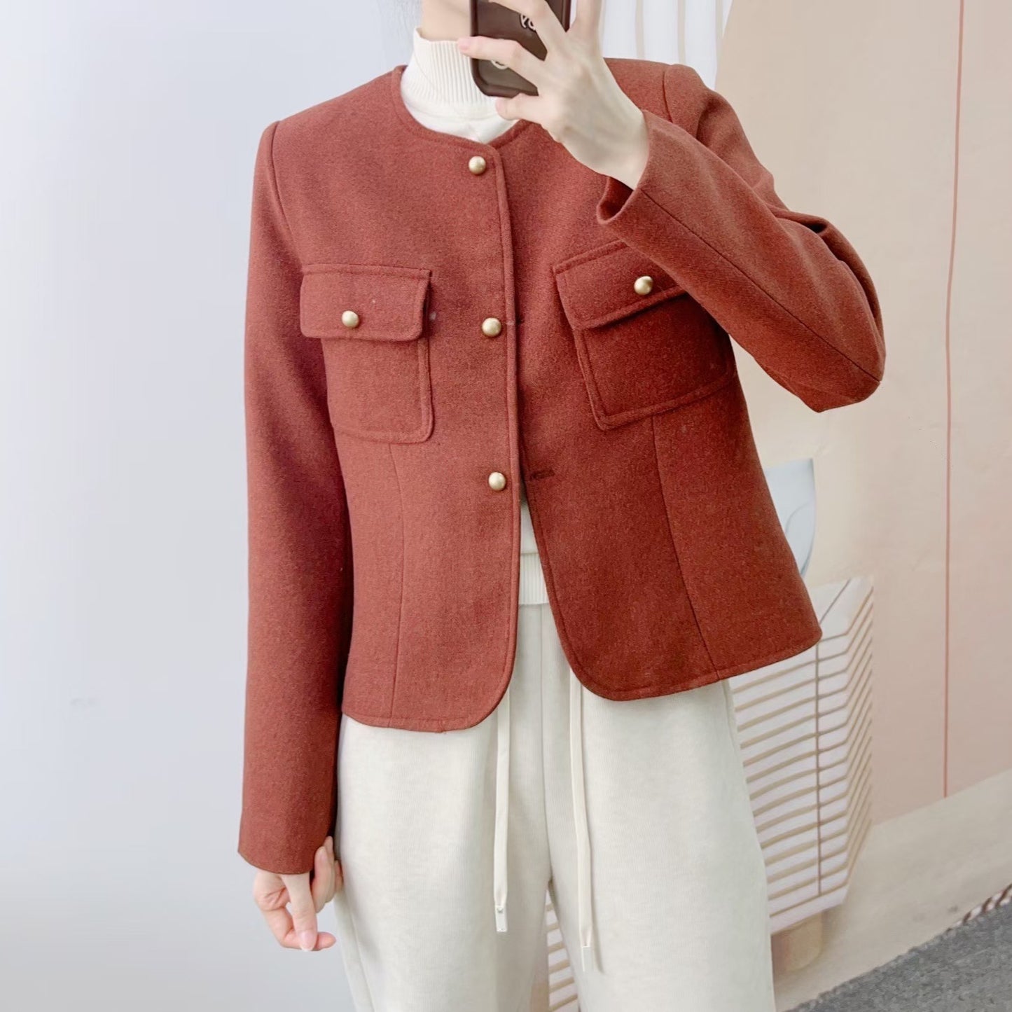 Dame Damejakke med nostalgisk design og praktiske lommer Stilla