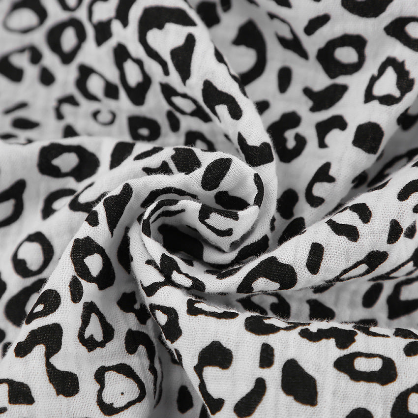 Dame Cropped-Top og Shorts-Sæt med moderne Leoprint og elastisk Talje Stilla