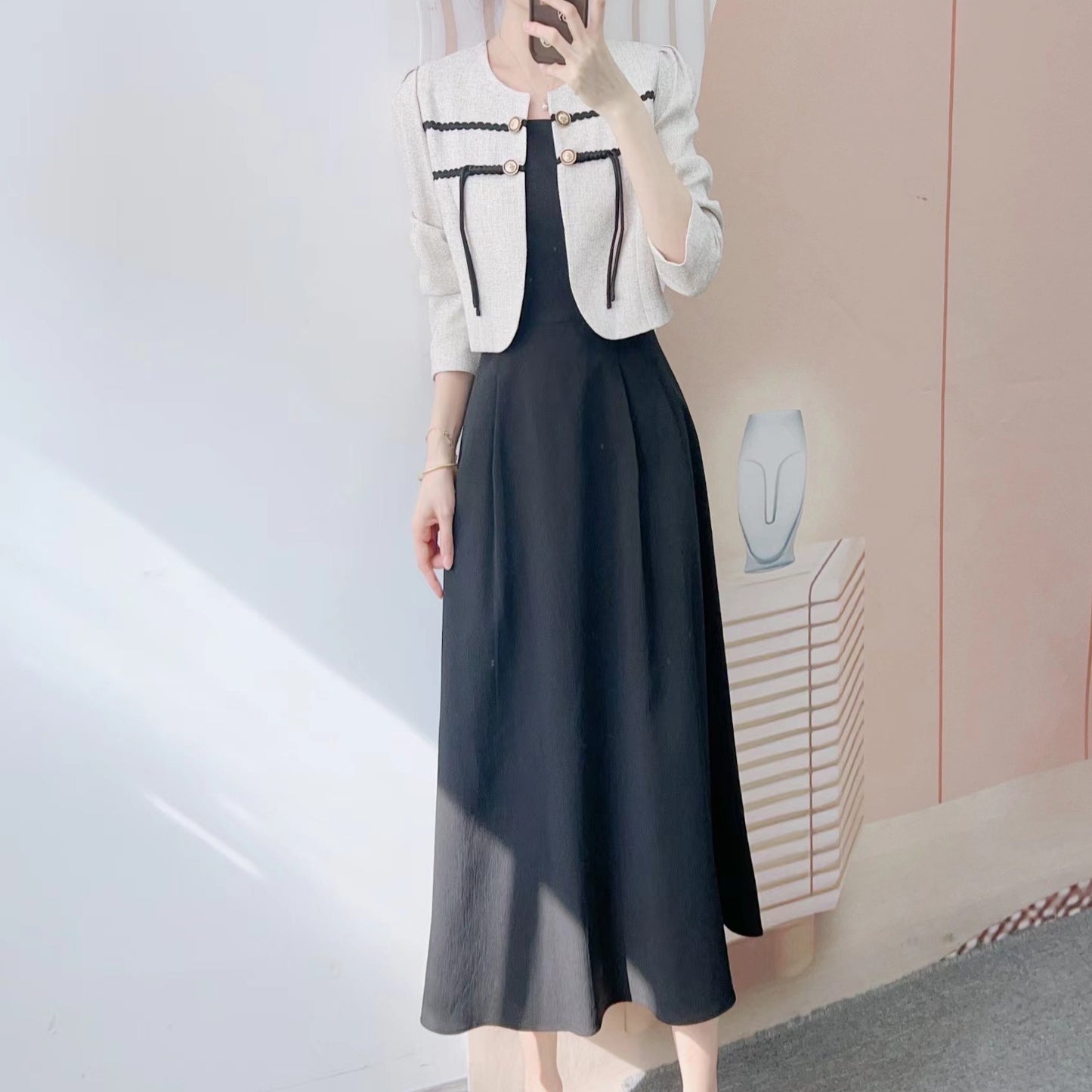 Dame elegant jakke blazer kombination med raffinerede detaljer og fashionable accenter Stilla