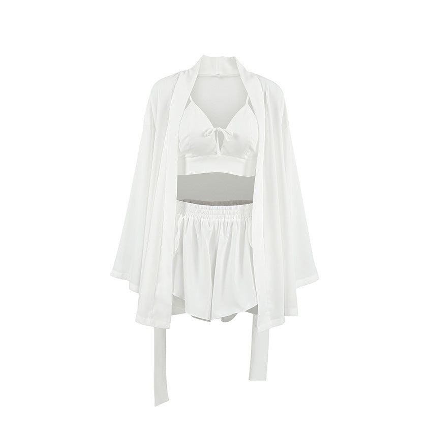 Dame afslappet og elegant sæt bestående af løstsiddende top og shorts Stilla