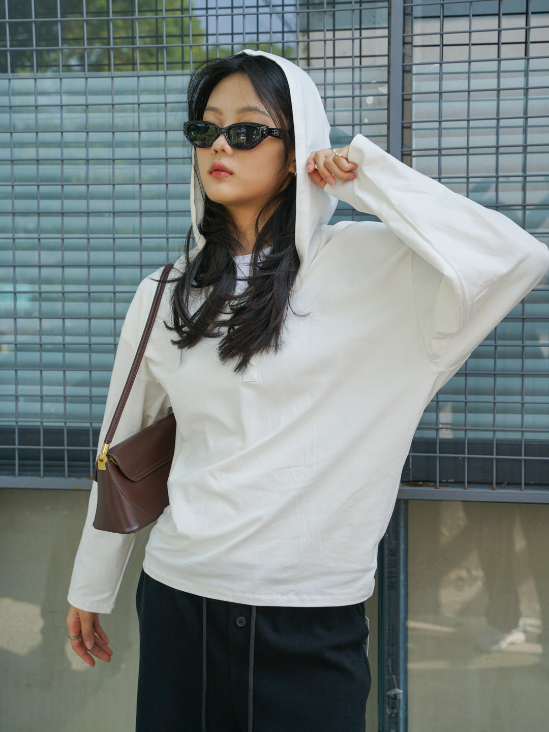 Dame afslappet hættetrøje med moderne snit og draperede detaljer Stilla