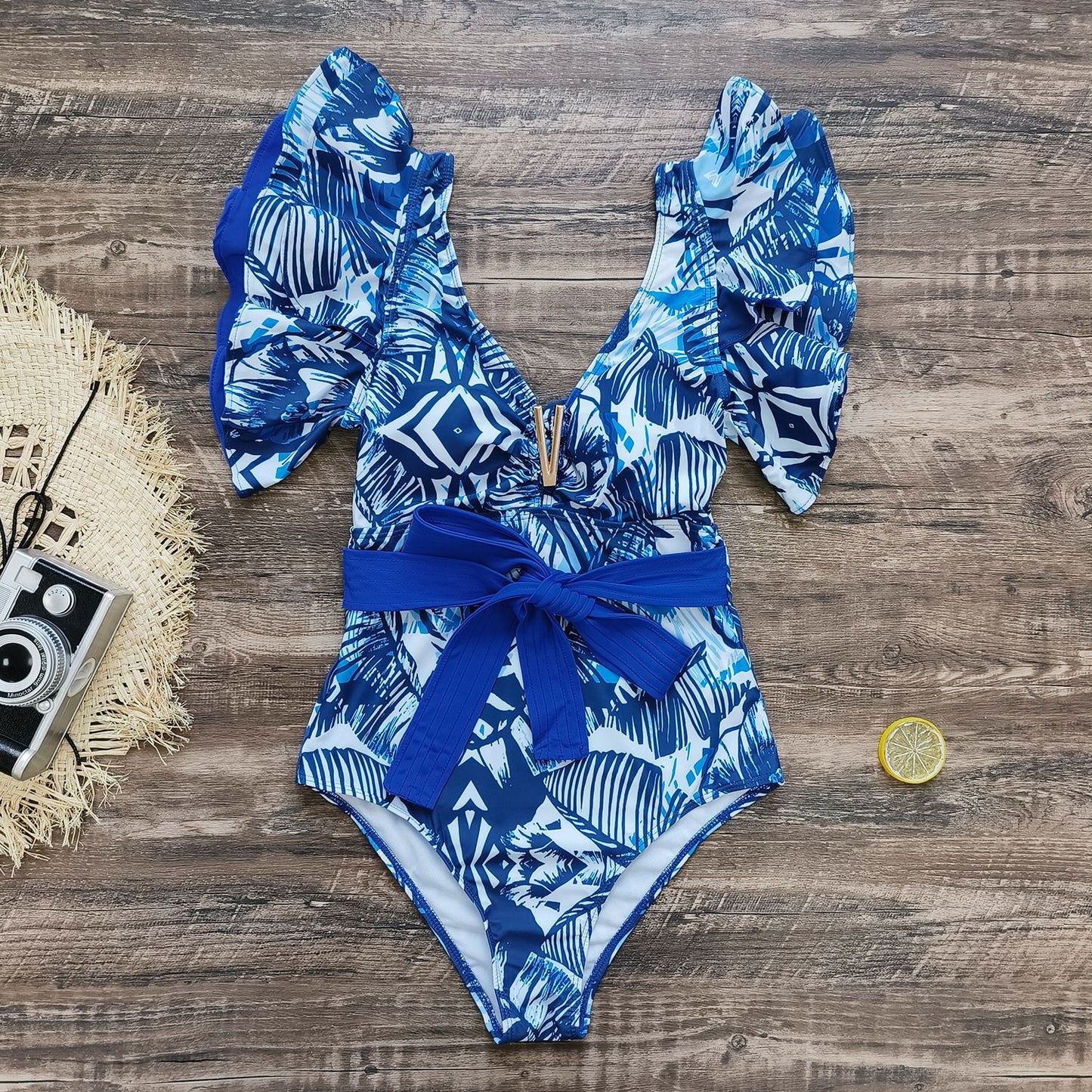 Dame elegant badedragt med vidunderlige flæser og stilbælte Stilla