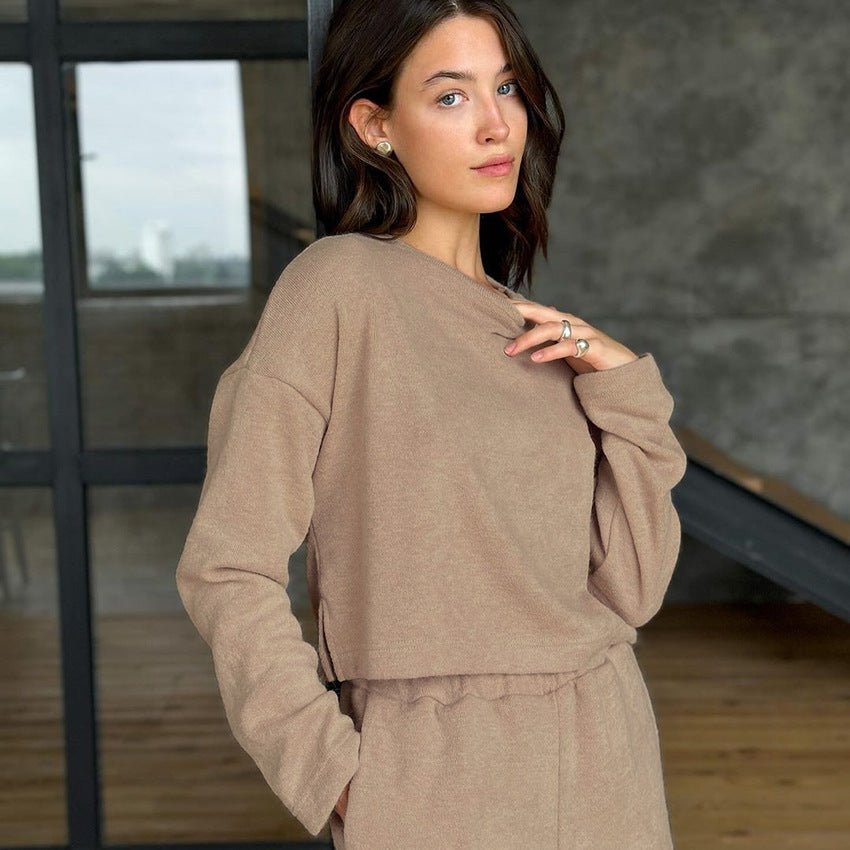 Dame afslappet pyjamas-sæt med oversized T-shirt og brede bukser Stilla