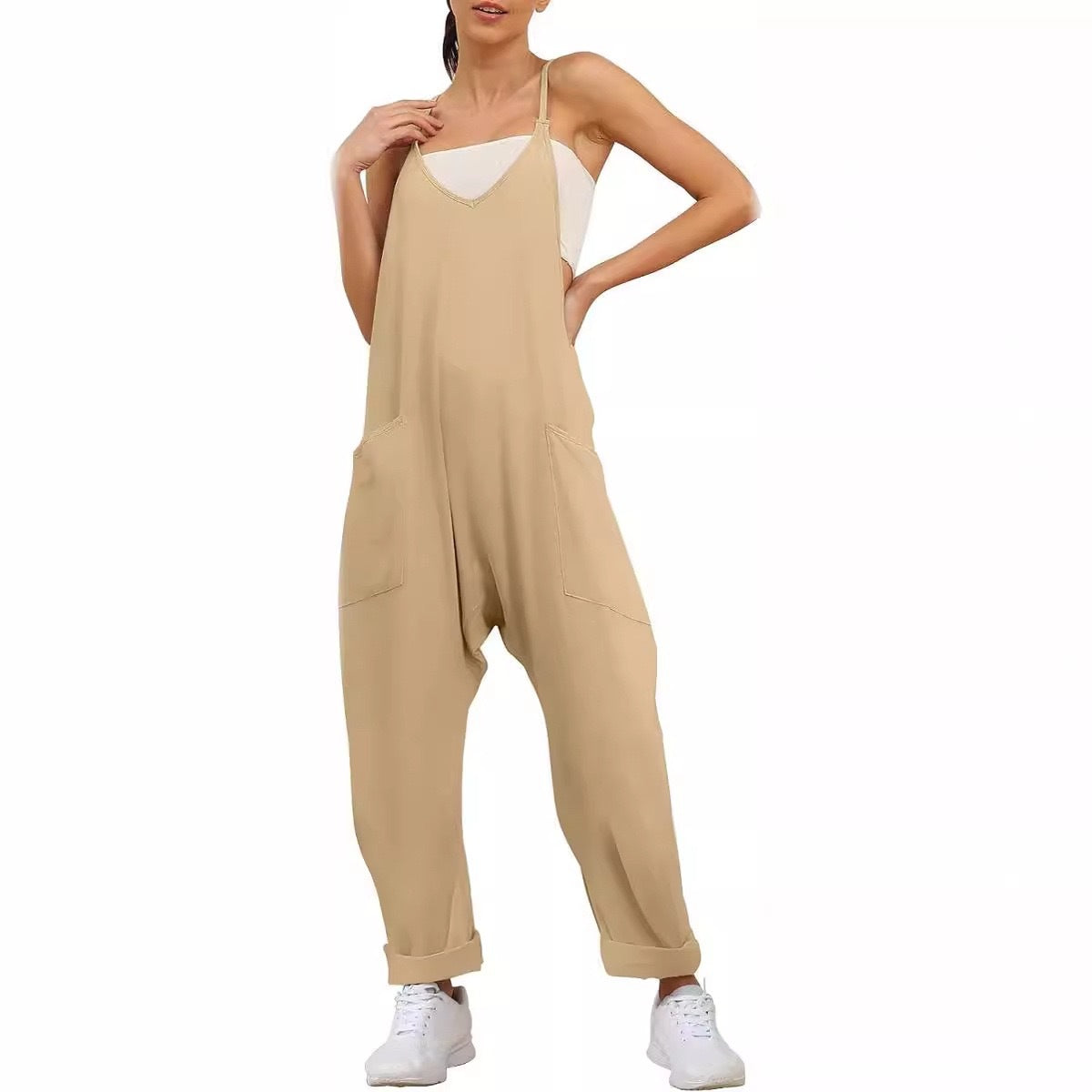Dame Afslappet Jumpsuit med dyb udskæring og praktiske lommer Stilla