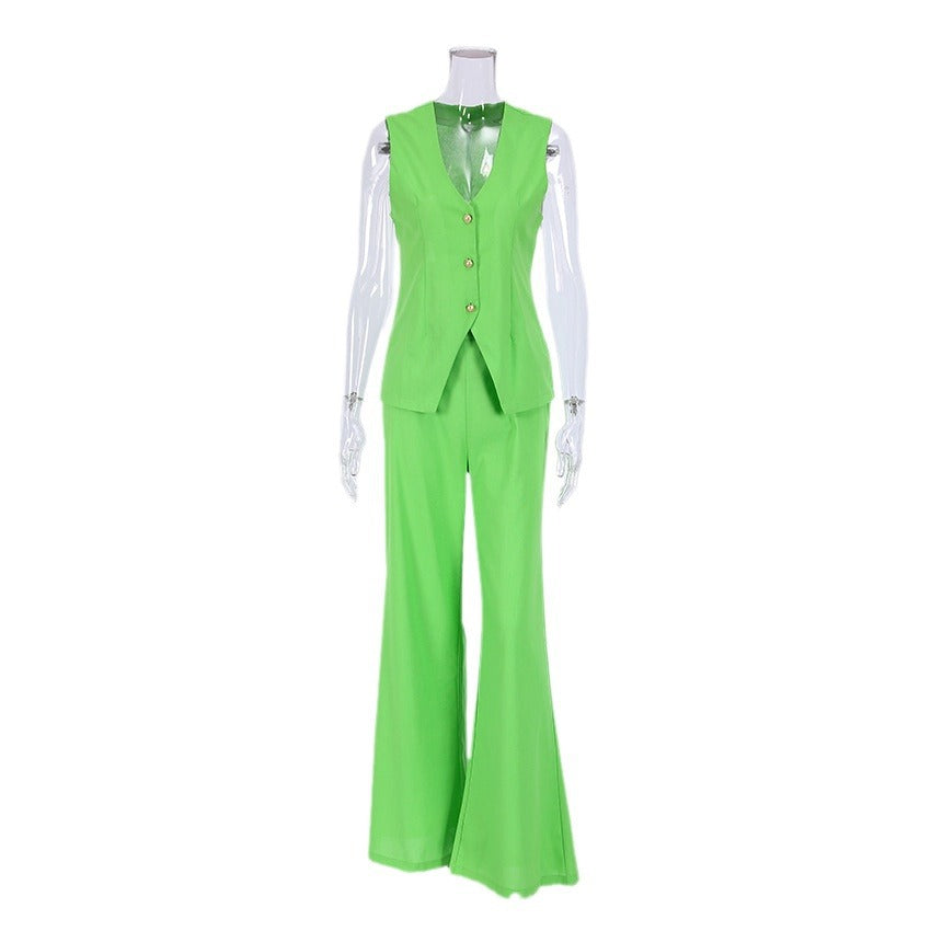 Dame jumpsuit med dyb V-udskæring og vidde ben Stilla