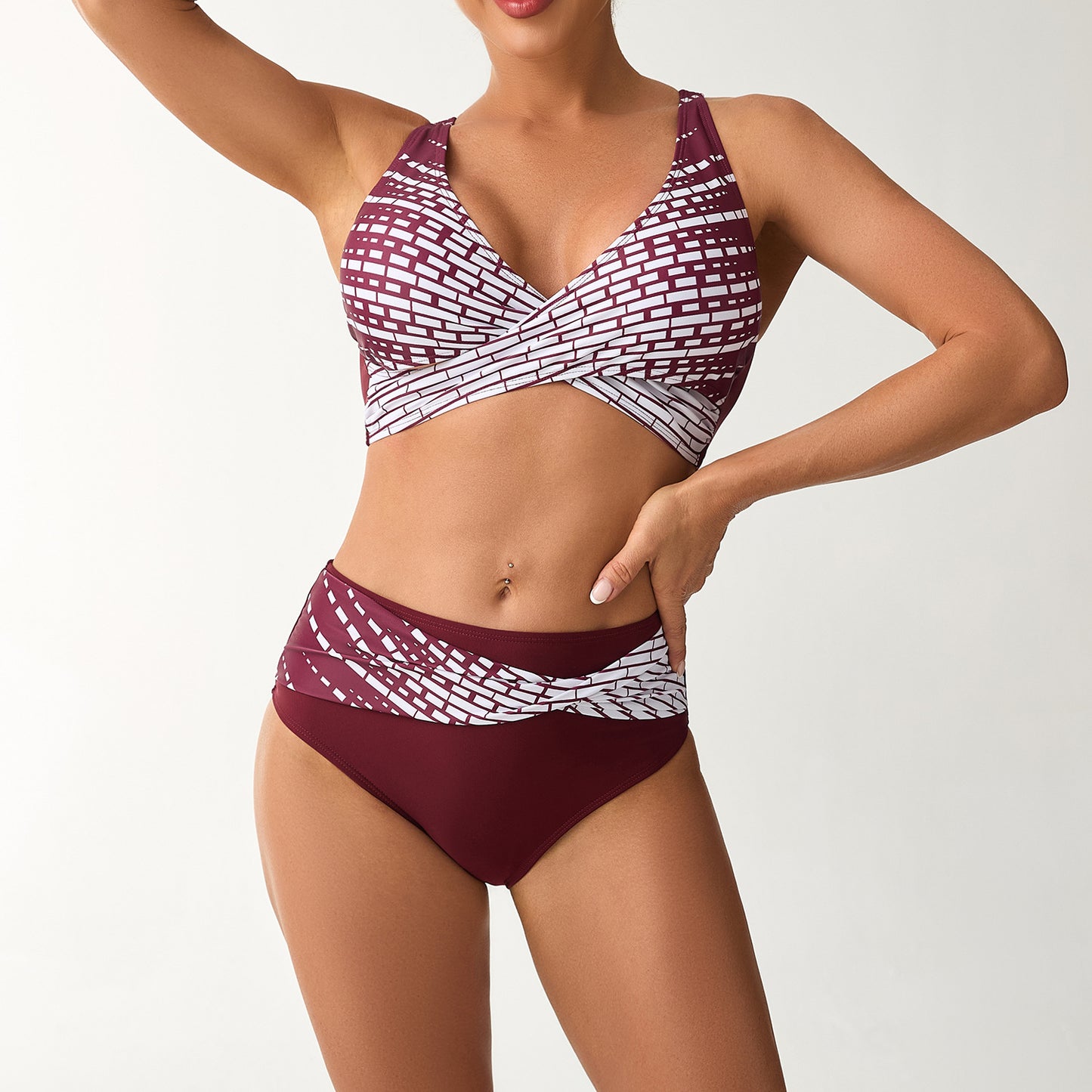 Dame bikini-sæt med moderigtigt indpakningsdesign og høj talje Stilla