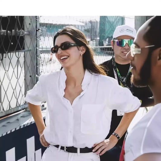 Dame elegant bluse med casual fit stil