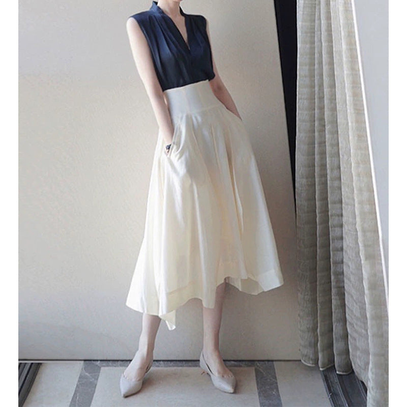 Dame elegant bluse med dyb V-hals og fine folders Stilla