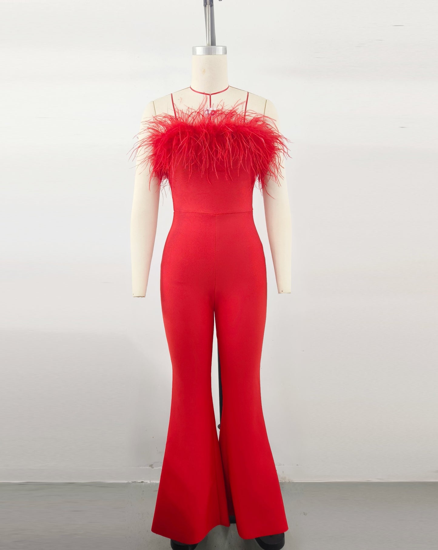 Dame Culotte-Overall med glamourøs fjerbesætning Stilla