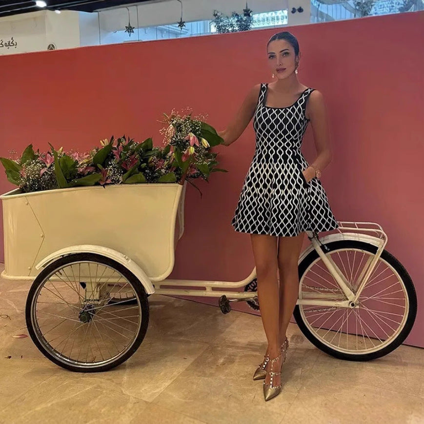 Dame A-linje kjole med eksklusivt geometrisk mønster og praktiske lommer Stilla