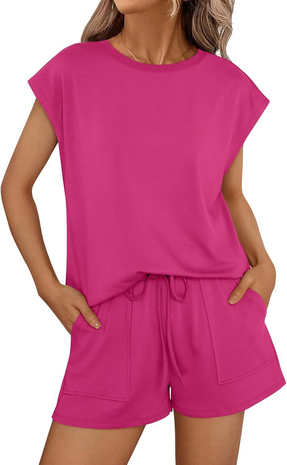 Dame afslappet sommer-sæt bestående af top og shorts med snøre Stiila