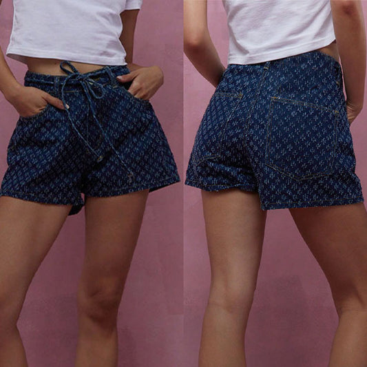 Dame denim-shorts med justerbart taljebånd og trendy vask Stilla