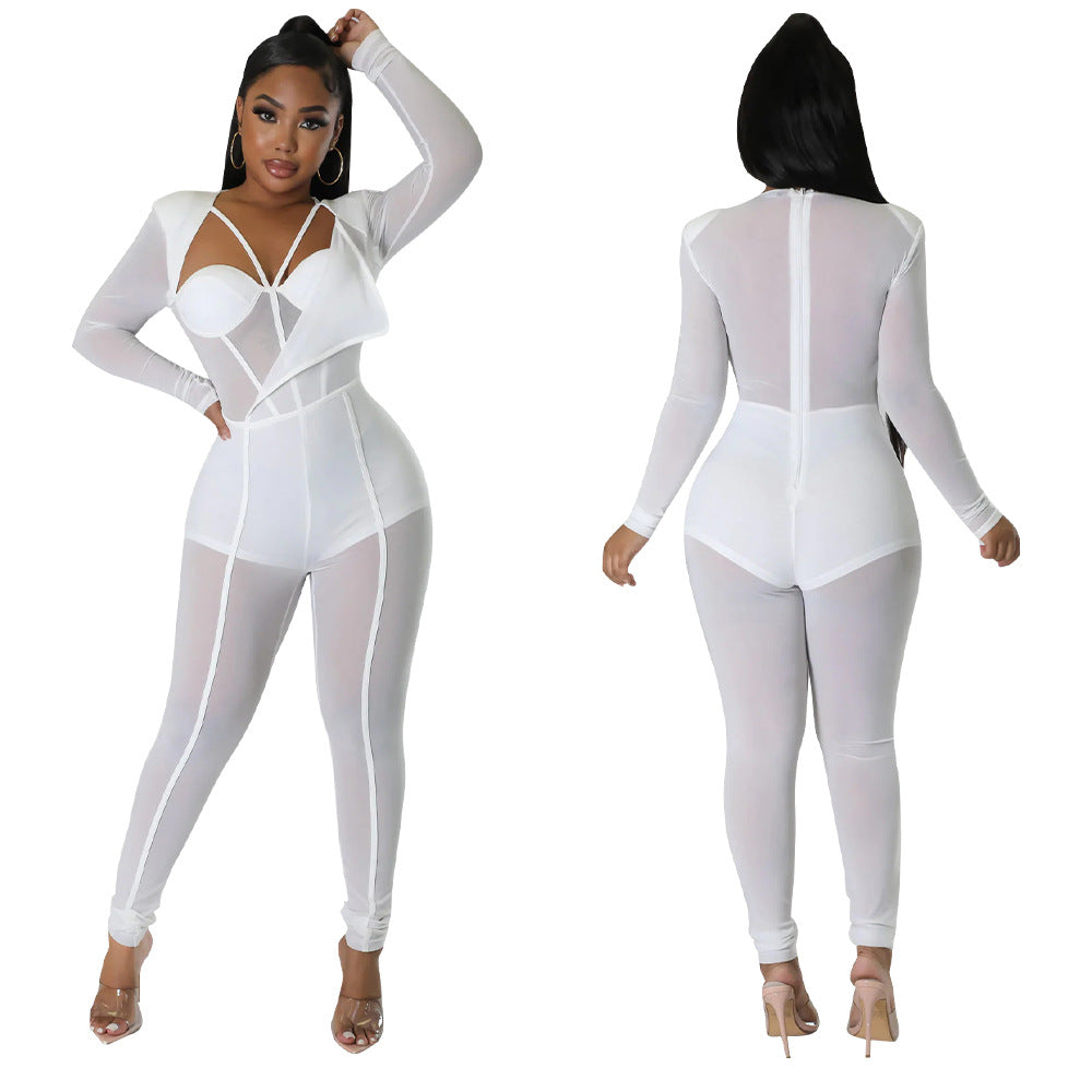 Dame figurtilpasset jumpsuit med innovative cut-out-designs og gennemsigtig stofstruktur Stilla