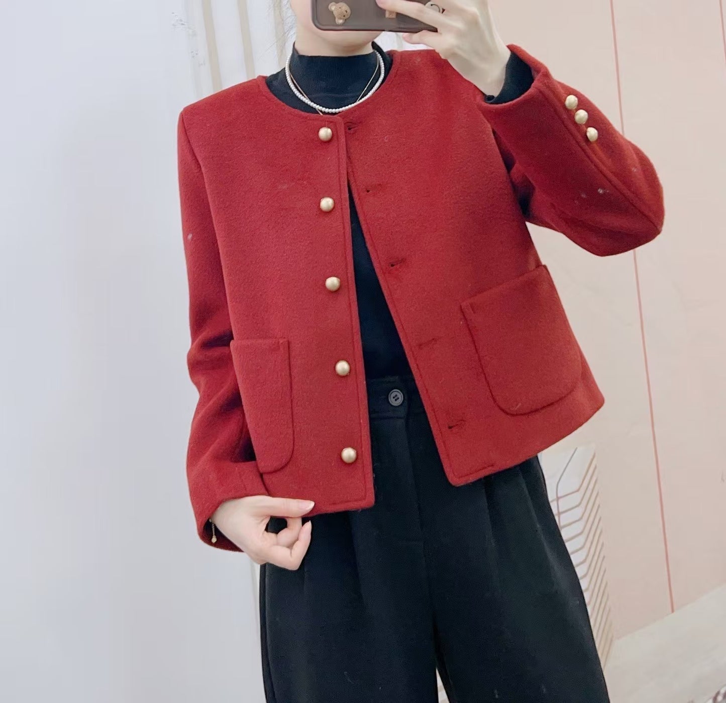 Dame elegant Boucle-jakke med dekorative knapdetaljer Stilla