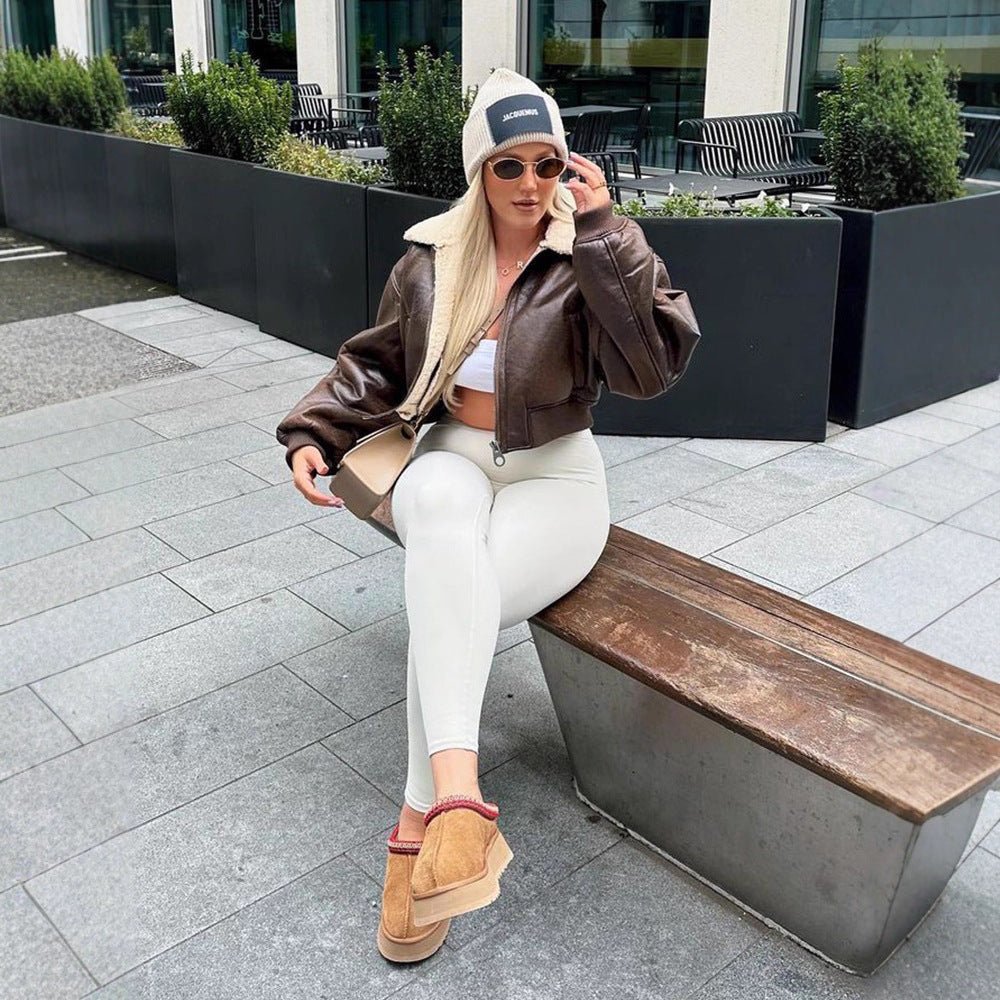 Dame cropped kunstlæderjakke med indvendigt foer af pels Stilla