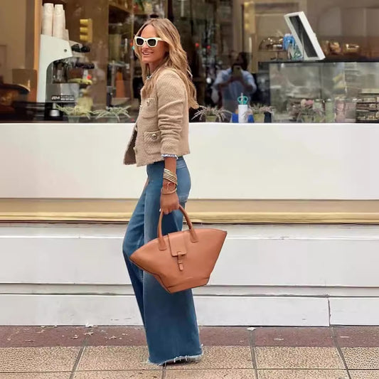 Dame elegant Bouclé-jakke med gennemgående knaplukning og dekorative lommer Stilla