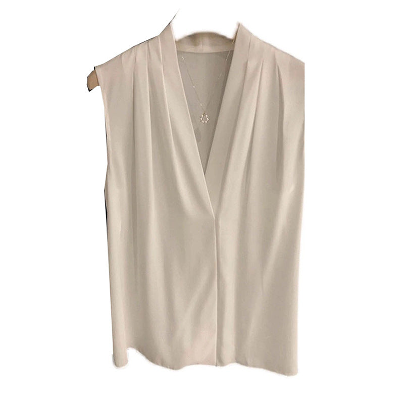 Dame elegant bluse med dyb V-hals og fine folders Stilla