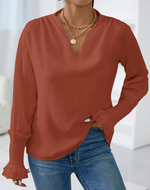 Dame elegant bluse med rufledetaljer og V-udskæring Stilla