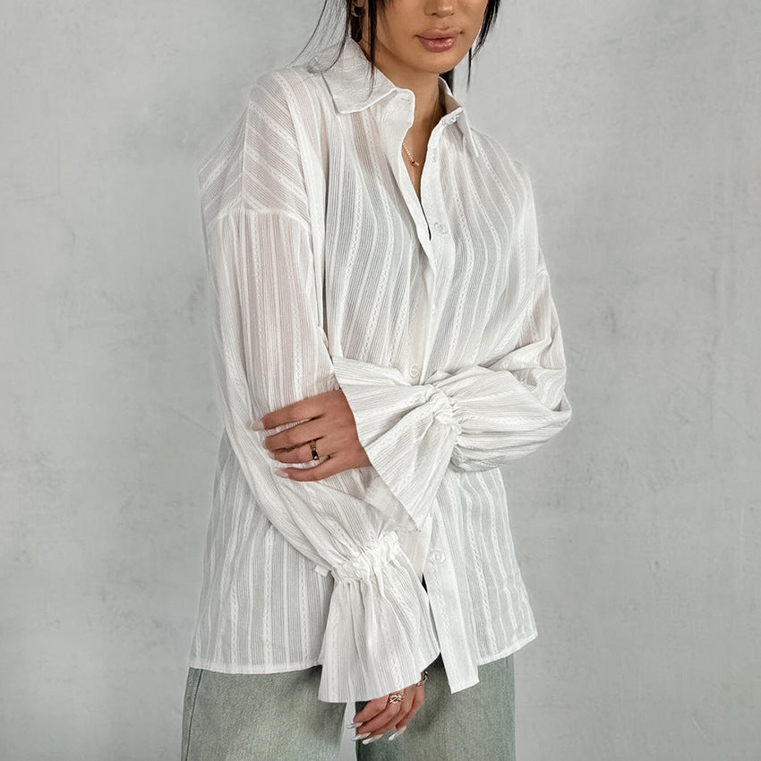 Dame afslappet skjorte med fashionable flæseærmer og fine striber Stilla