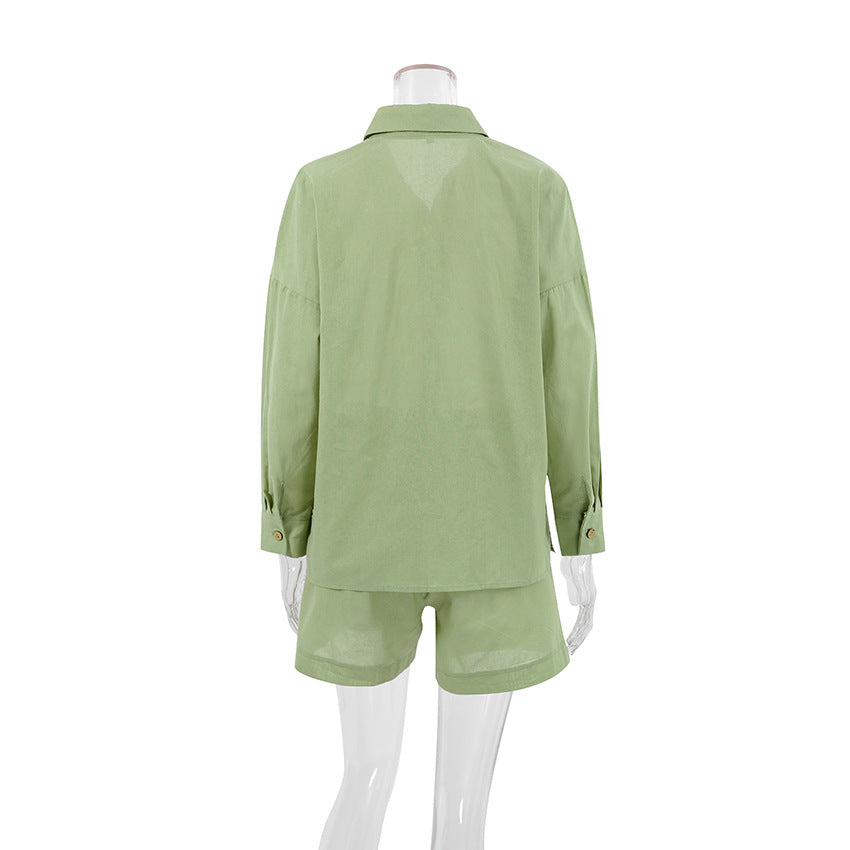 Dame afslappet shirt og shorts sæt med let stof og knapdetaljer Stilla