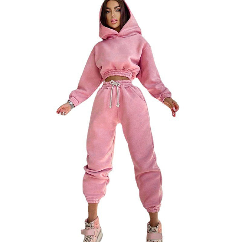 Dame afslappet sportssæt med cropped hoodie og elastiske bukser Stilla