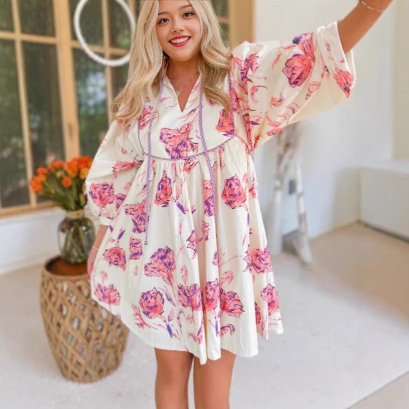 Dame afslappet blusekjole med blomstermønster og udskåret snit Stilla