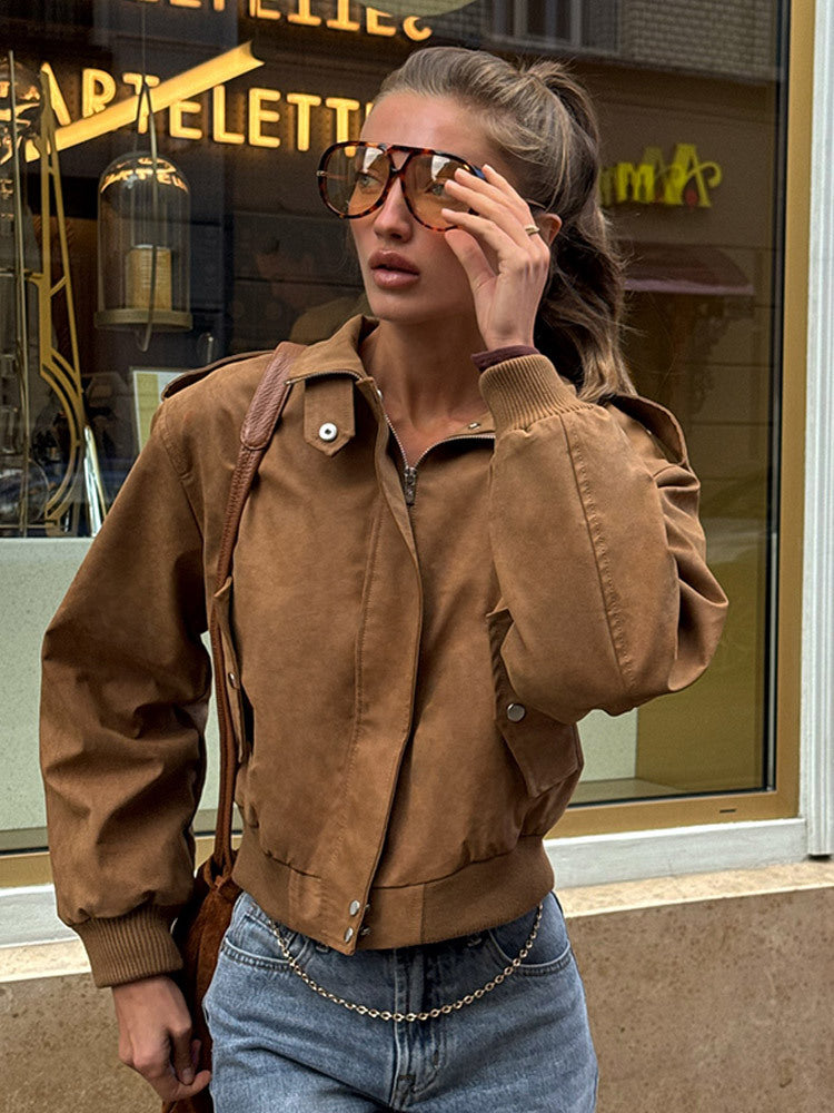 Dame afslappet kort jakke med voluminøse ærmer og lynlås Stilla