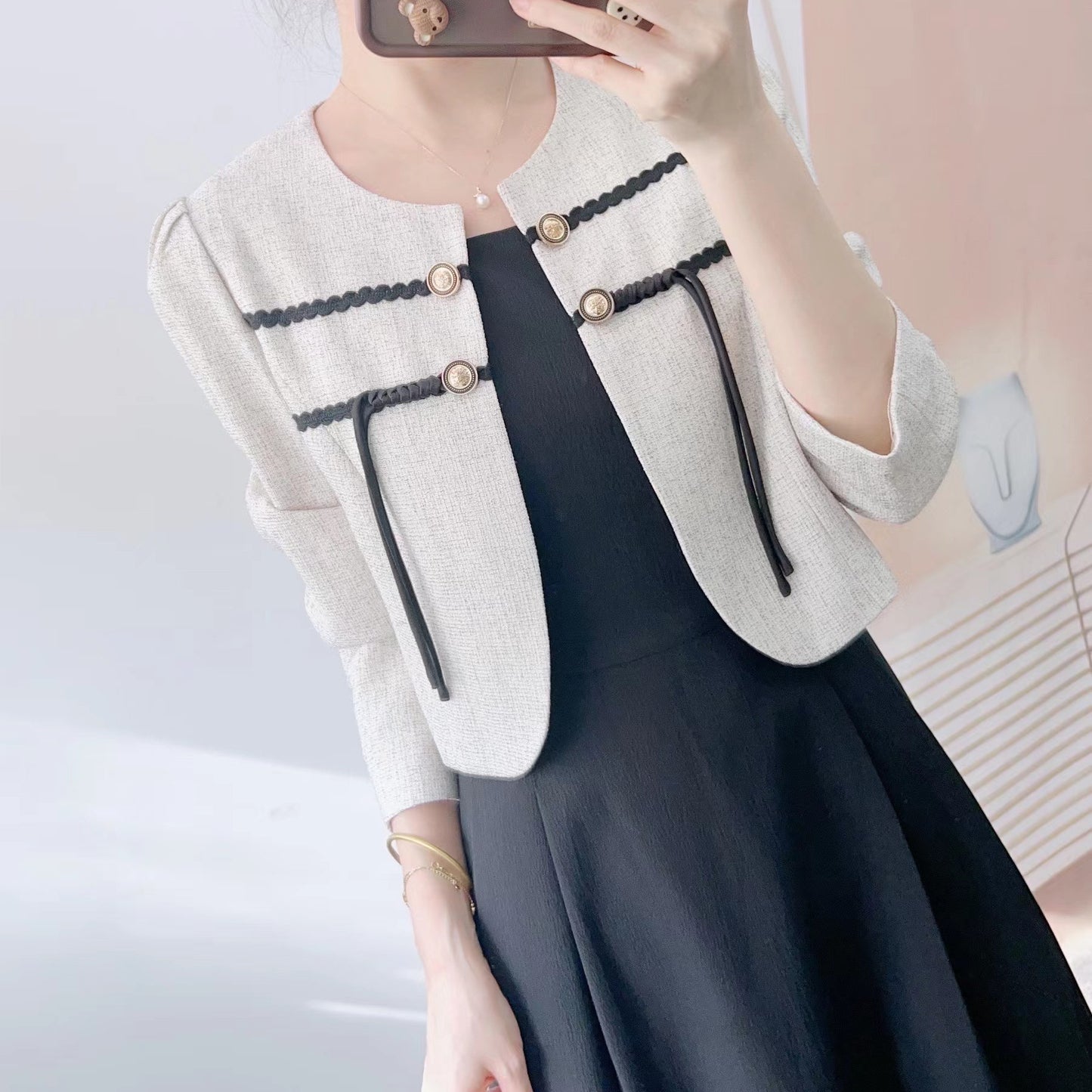 Dame elegant jakke blazer kombination med raffinerede detaljer og fashionable accenter Stilla