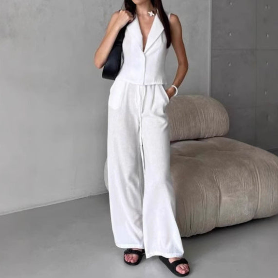 Dame raffineret jumpsuit med figursyet snit og elegant V-udskæring Stilla