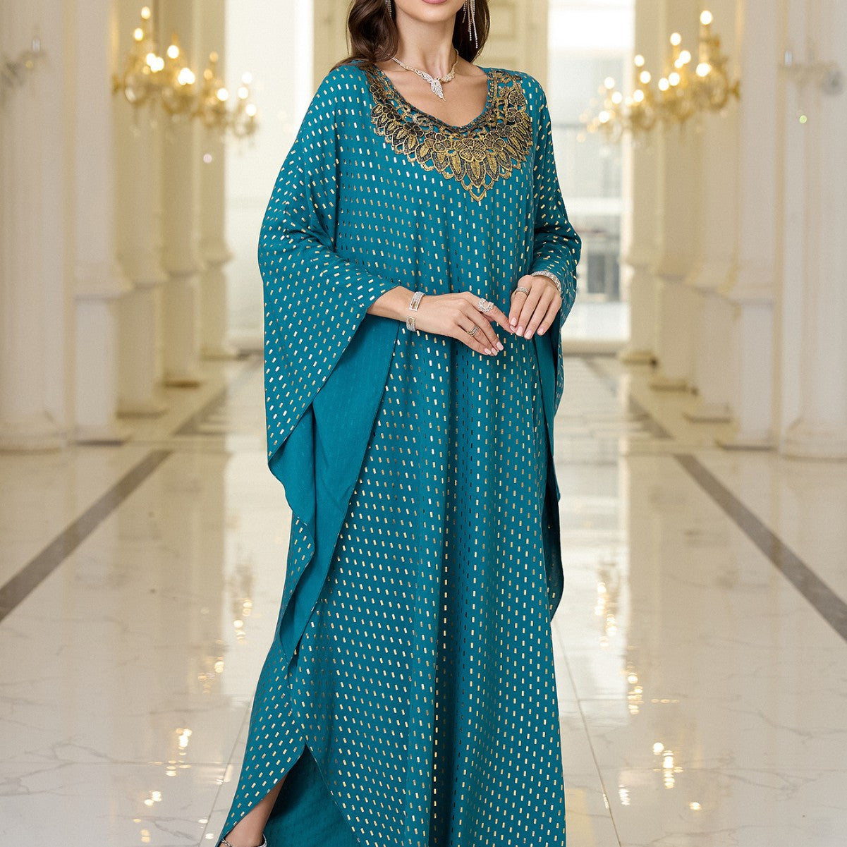 Dame elegant Kaftankjole med kunstnerisk perleudsmykning og luftige ærmer Stilla