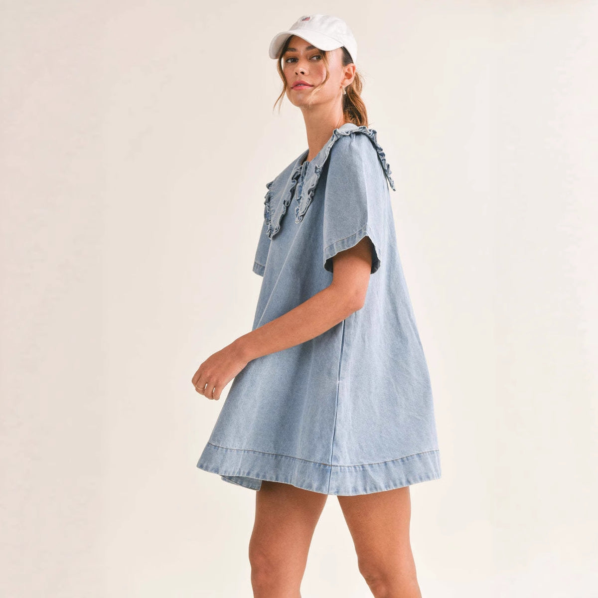 Dame denimkjole med voluminøse flæse detaljer Stilla