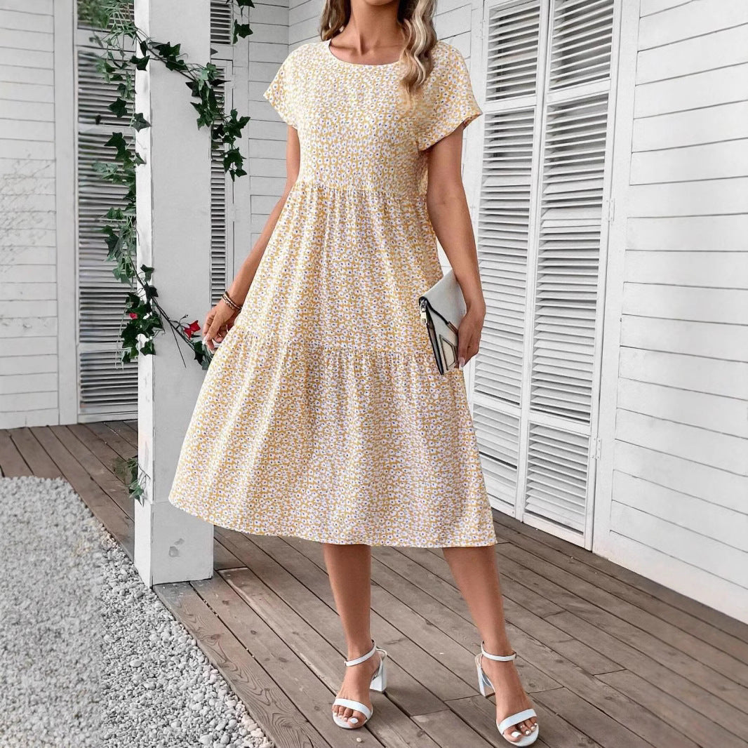 Dame afslappet midikjole med blomsterdesign og flerlagssøm Stilla