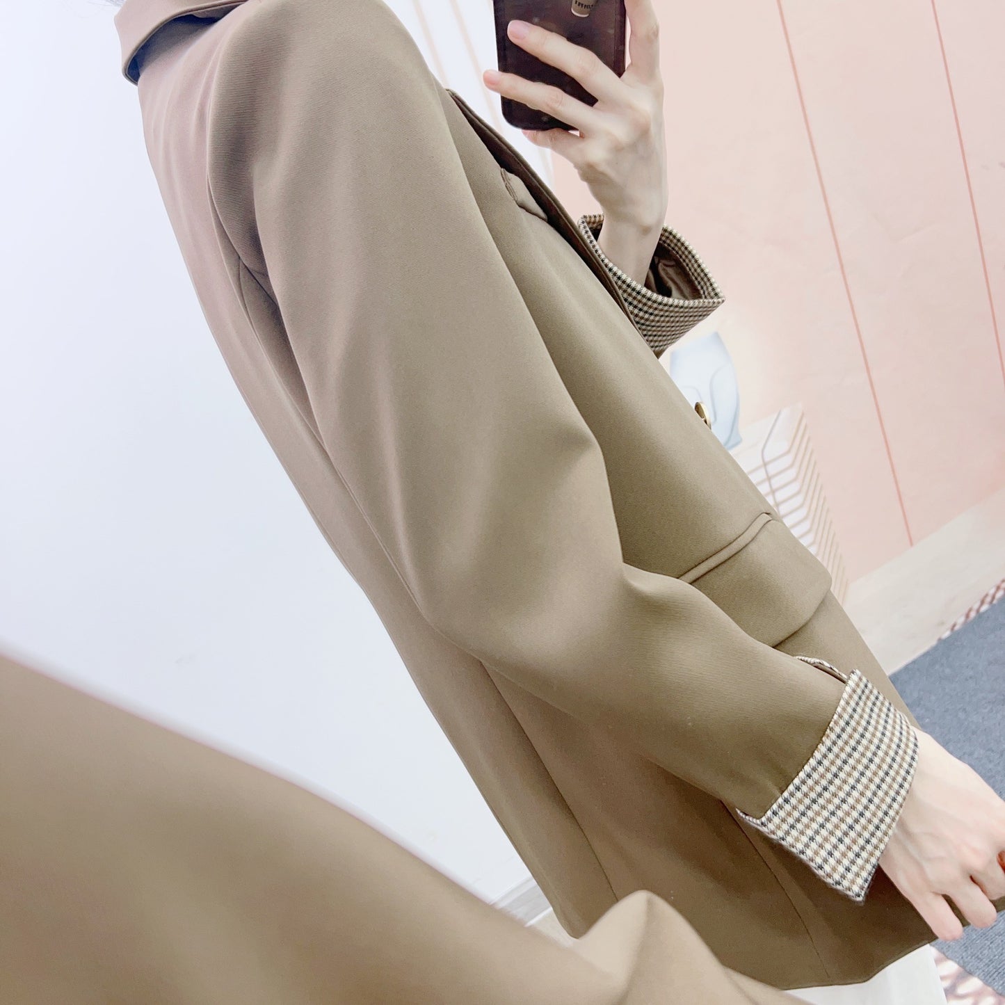 Dame elegant blazer med dobbelt række knapper og moderigtige applikationer Stilla