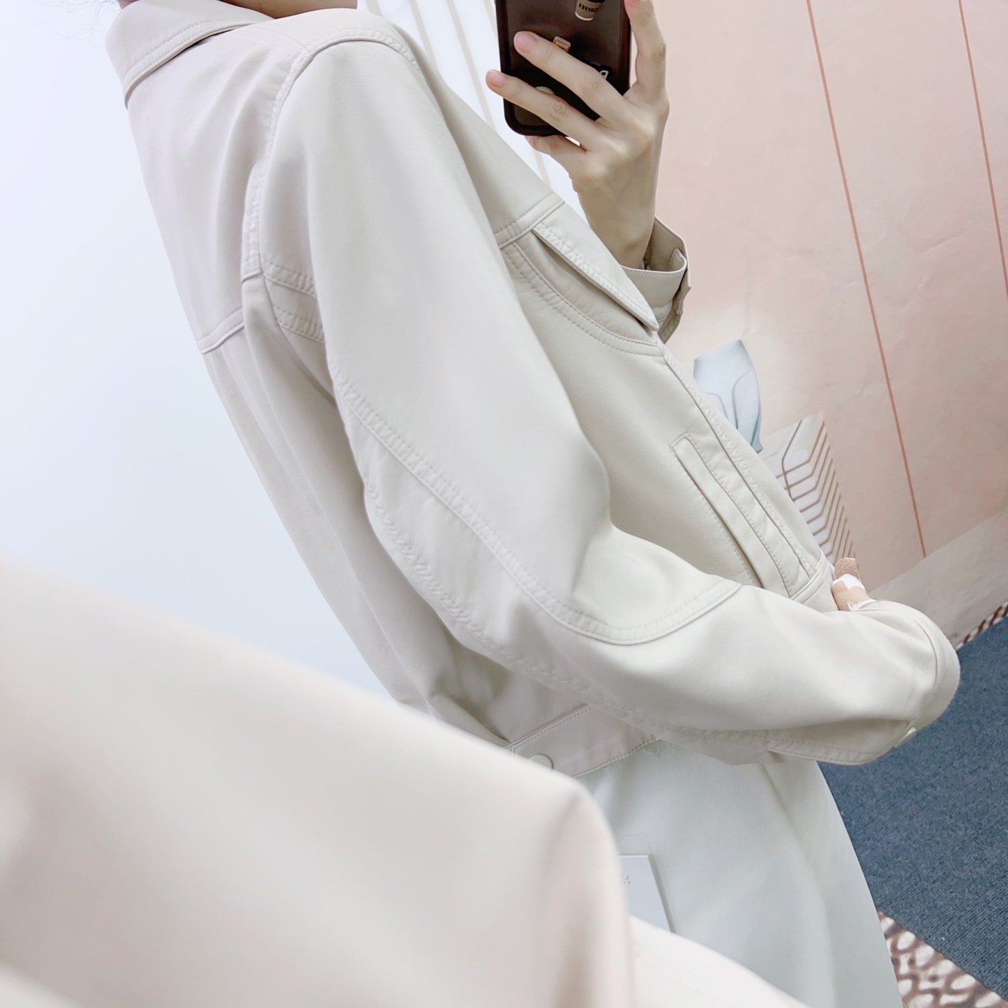 Dame denimjakke med klassisk snit og påsatte lommer Stilla