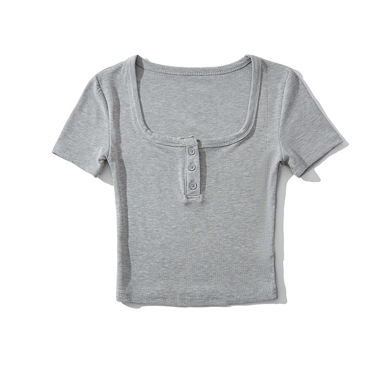 Dame cropped T-shirt med kvadratisk udskæring og knapdetaljer Stilla