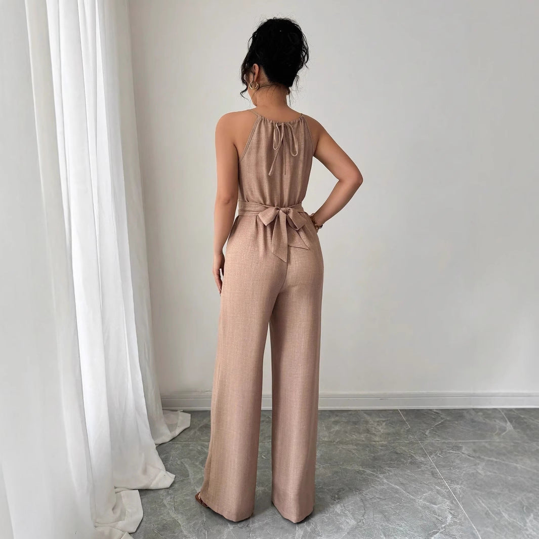 Dame Elegant Jumpsuit med Halterneck-design og figursyet snit Stilla