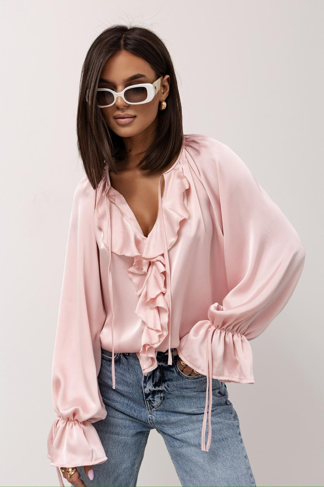 Dame elegant flæsebluse med dyb V-udskæring og puffede ærmer Stilla