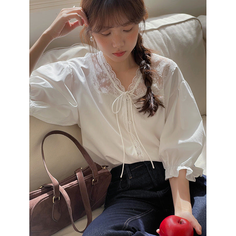 Dame afslappet bluse med spidsdetaljer og svajende nederdel Stilla