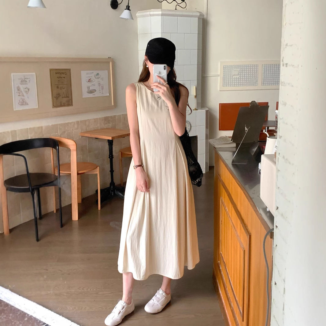 Dame afslappet maxikjole med svajet snit og elegant V-hals Stilla