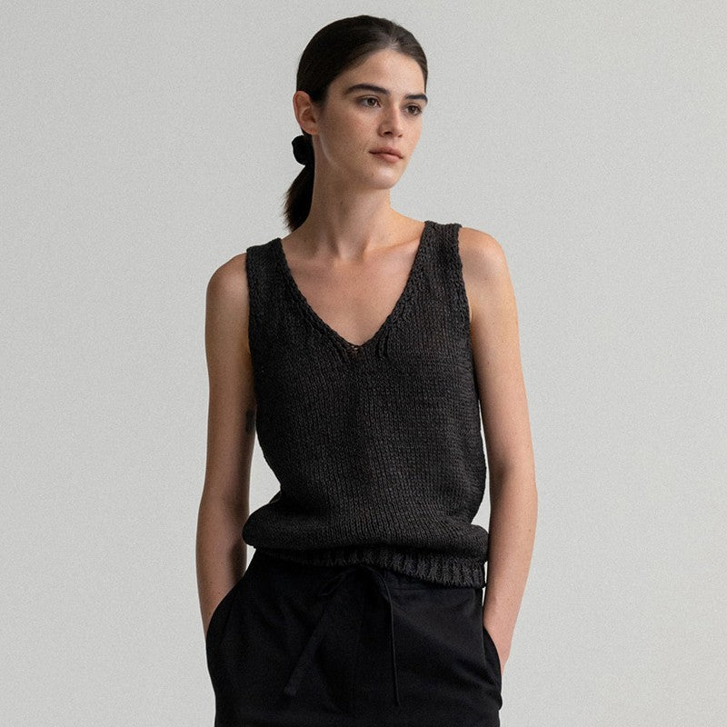 Dame design Pullunder med elegant V-hals og raffineret bomuldsstruktur Stilla